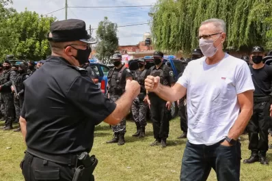 Santa Fe: echaron al ministro de Seguridad, que llamó “negros pueblerinos” a los policías