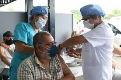El arribo de más dosis reactiva la vacunación