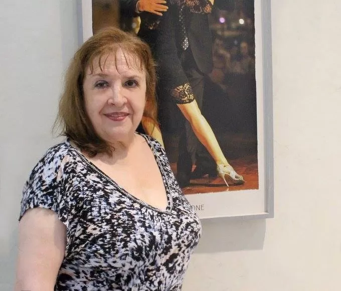 DENTRO Y FUERA DE LA ARGENTINA. Alicia Cruzado desplegó su arte en Tucumán y en Buenos Aires, y desde hace casi tres décadas lo hace en EEUU. 