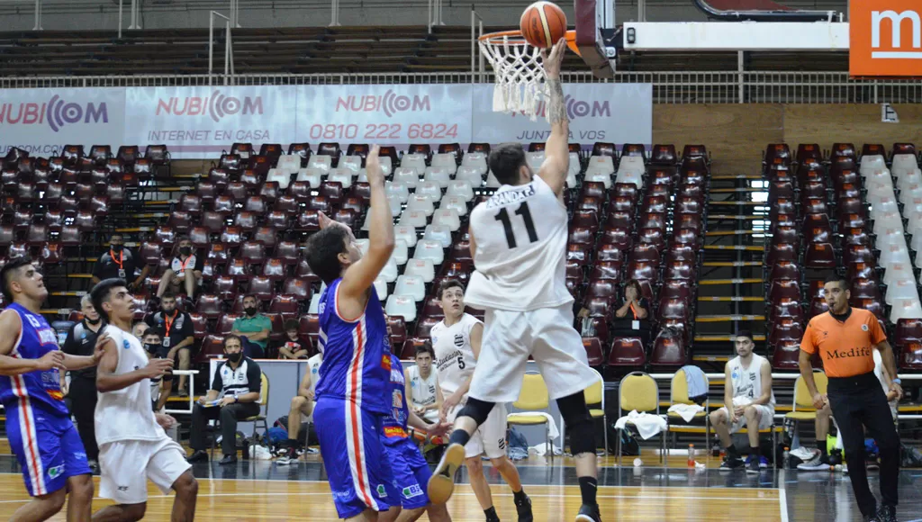 TRIUNFO. Estudiantes volvió a ganar en la Liga Argentina de Básquet.