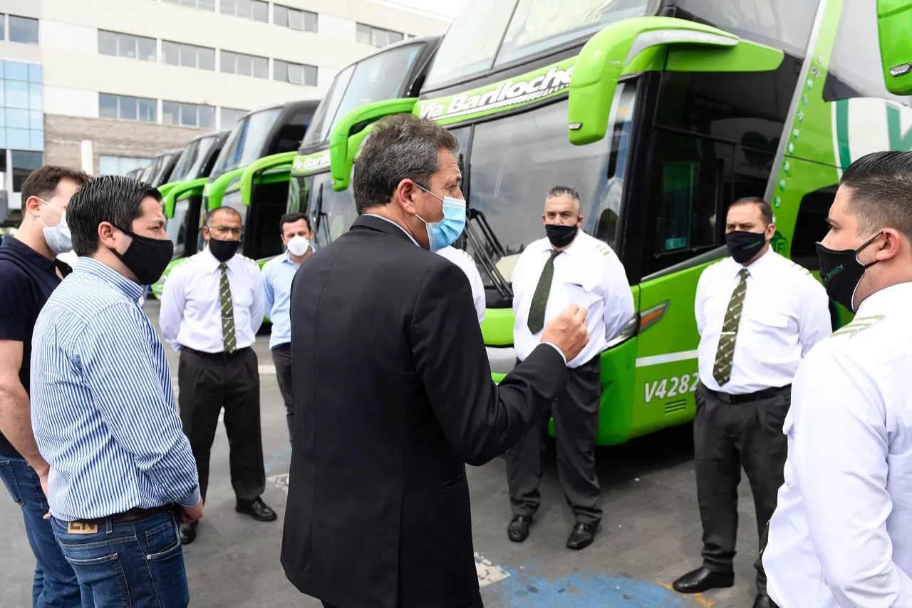 Massa: más de 133.000 trabajadores de transporte en todo el país van a dejar de pagar Ganancias