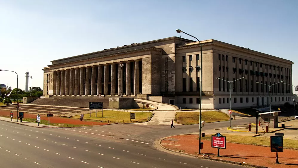 CELEBRACIÓN. El presidente, Alberto Fernández, encabeza mañana el acto por el bicentenario de la Universidad de Buenos Aires.