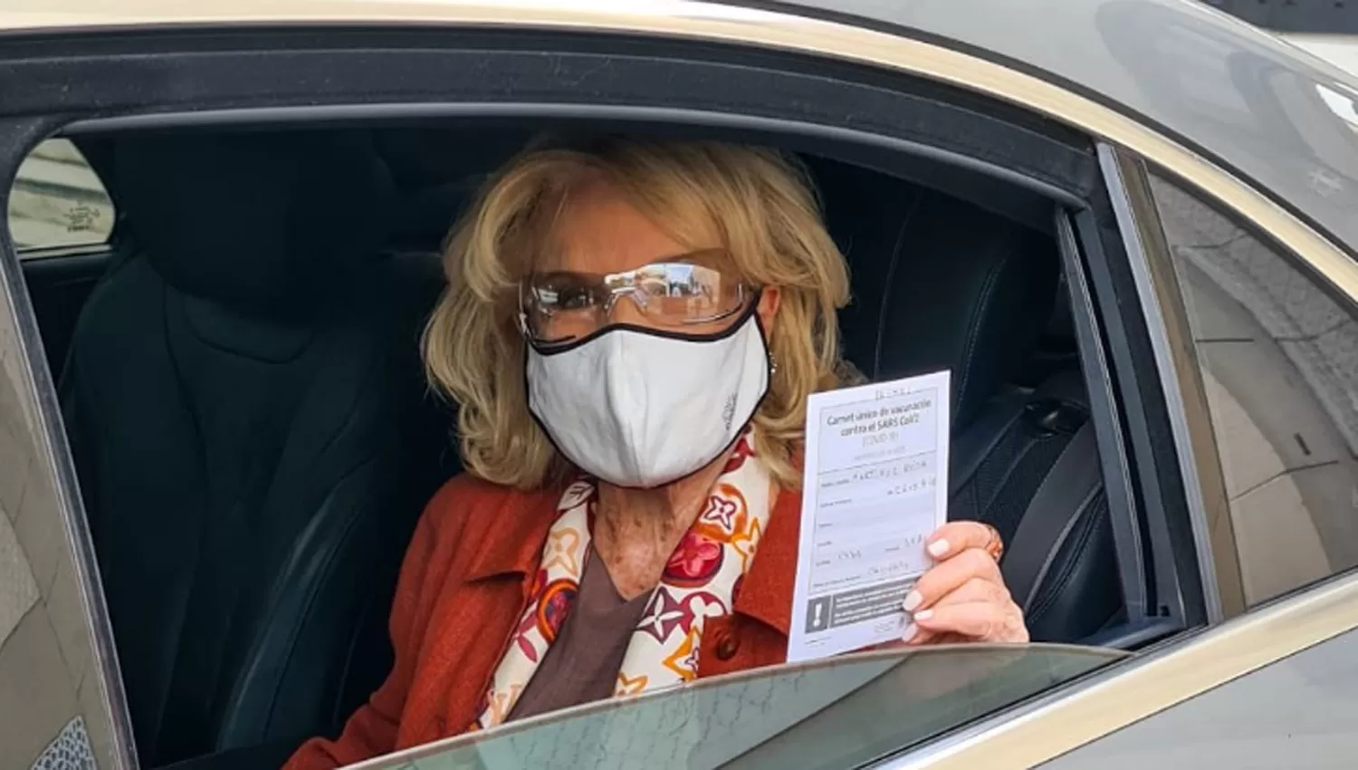 INMUNIZADA. Mirtha Legrand pasó por el Centro Islámico para recibir la vacuna.