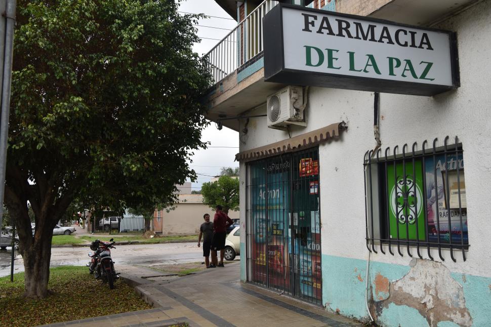 “DIOS LAS BENDIGA”, le dijo un ladrón a la dueña tras robar la farmacia. la gaceta / fotos de Ines Quinteros Orio  