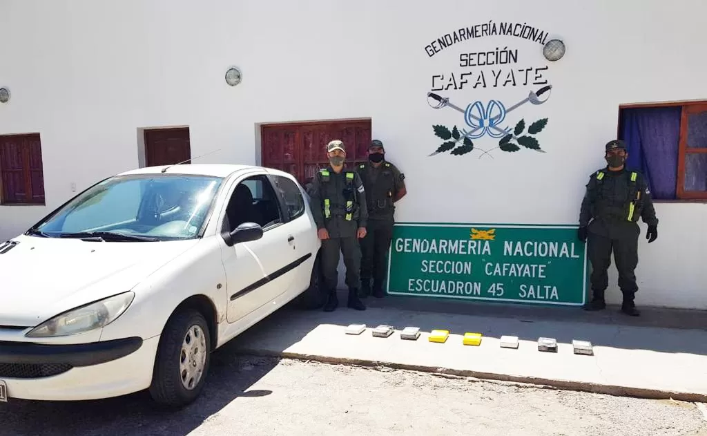 GOLPE AL NARCOTRÁFICO. Efectivos de Gendarmería lograron interceptar un cargamento de droga. FOTO GENDARMERÍA NACIONAL. 