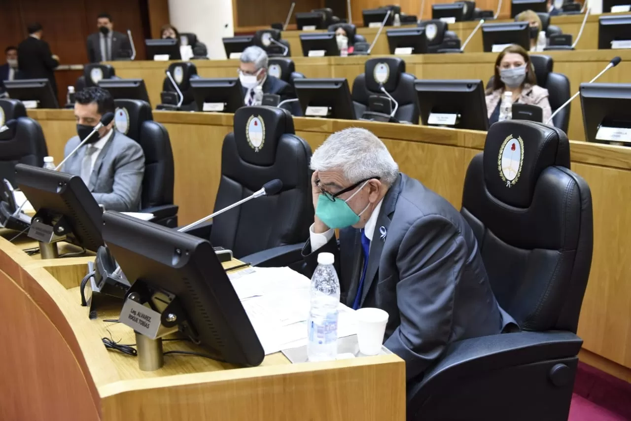 EN EL RECINTO. Roque Tobías Álvarez, jefe del bloque Justicialista de Todos. Foto: Prensa HLT