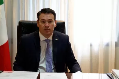 Son inmigrantes, tienen más de 70 años y no aparecen en los padrones para recibir la vacuna