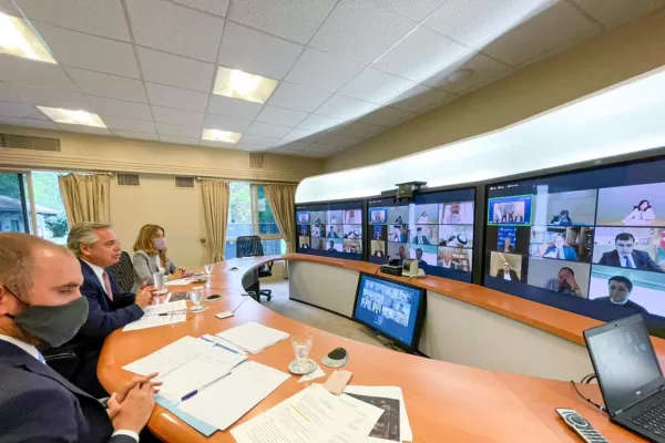 Fernández invitó a los fondos de inversión a que “vuelquen su mirada en el país