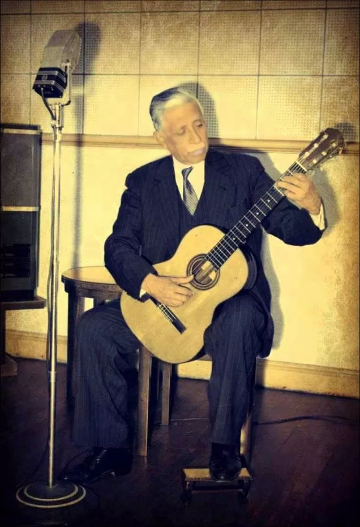 ANDRÉS CHAZARRETA. El músico fue un destacado intérprete de la guitarra, y un incansable promotor de la música del interior del país. 
