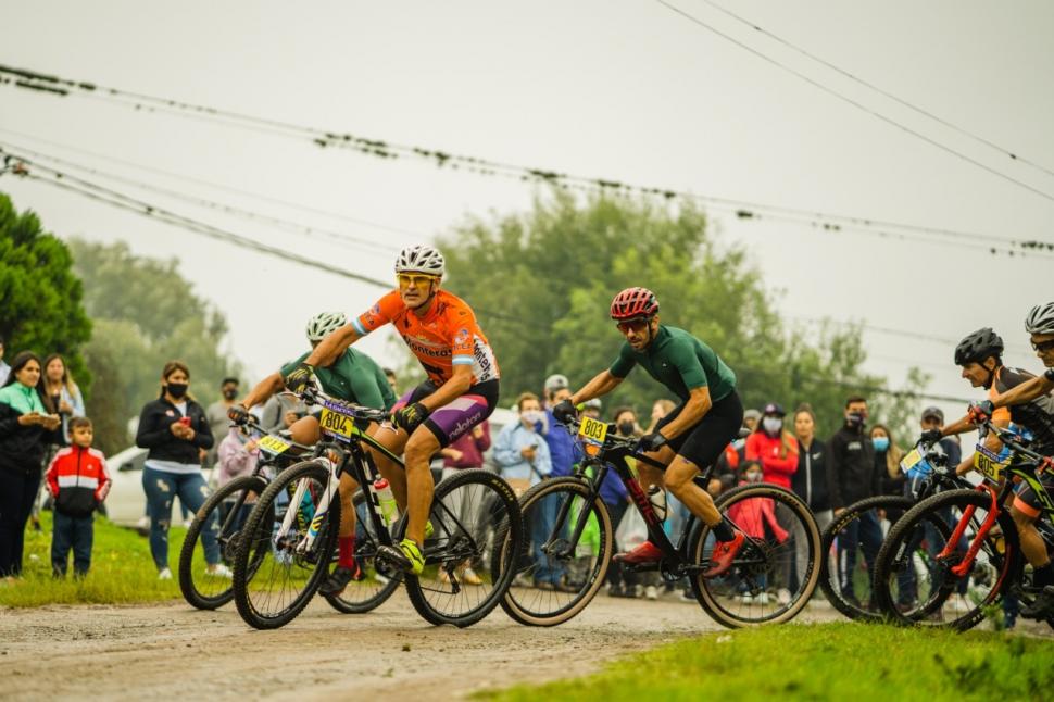 MASTER “C-1”. Adrián Calliera (803) consiguió un triunfo contundente en Raco.