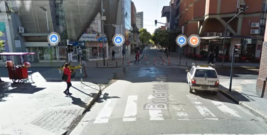 Dos hombres atacaron a golpes a una mujer porque no les terminó de pagar un celular