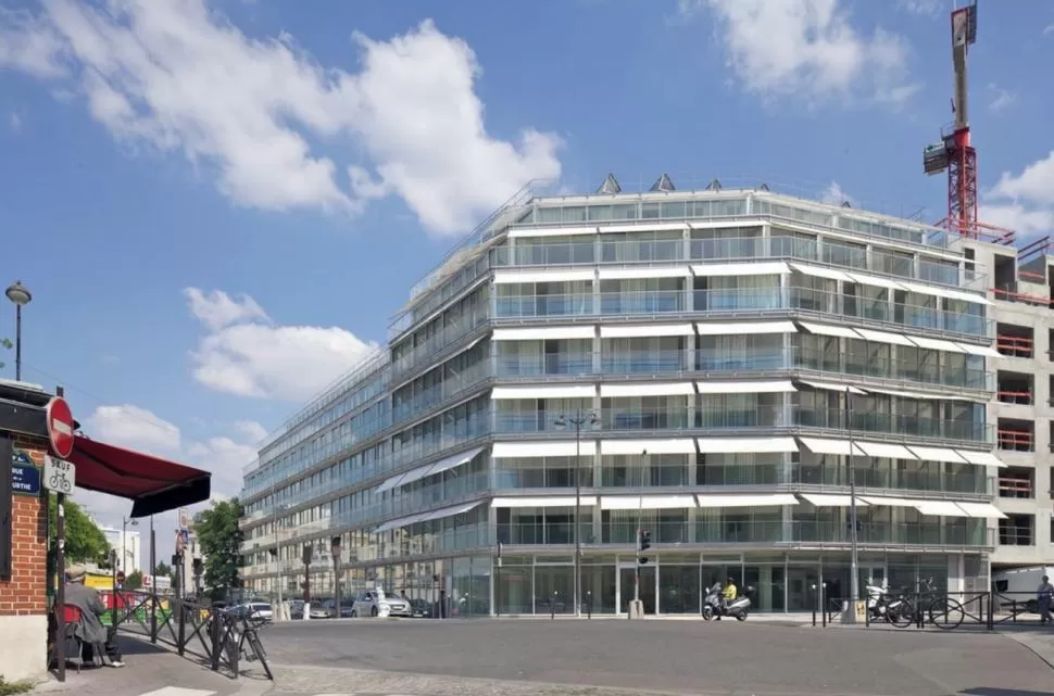 UNA OBRA. Vivienda social y residencia para estudiantes en Ourcq, un barrio en restauración en la capital francesa.  plataformaarquitectura.cl