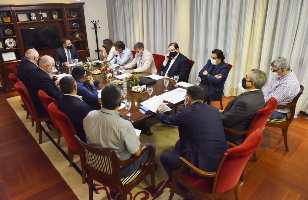 EN LA LEGISLATURA. La comisión de Labor Parlamentaria se reunió, presidida por Amado. Foto: Prensa HLT