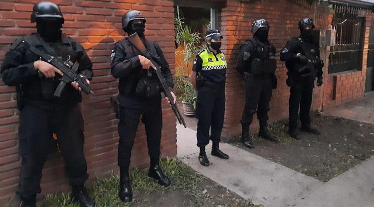Recuperan el auto robado en un violento atraco