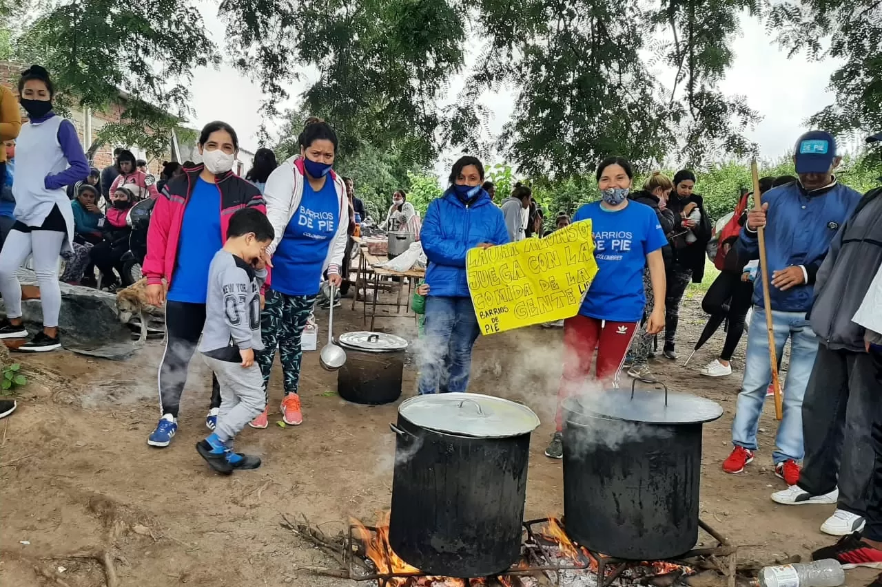 OLLA POPULAR. Así protestaron los integrantes de Barrios de Pie. 