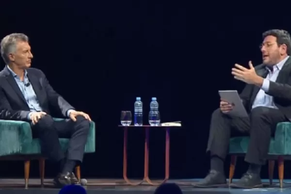 Macri presentó su libro, con el respaldo de sus exfuncionarios