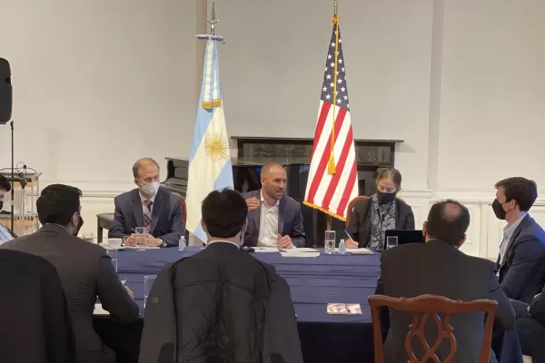 Guzmán se reunió en Nueva York con representantes de fondos de inversión