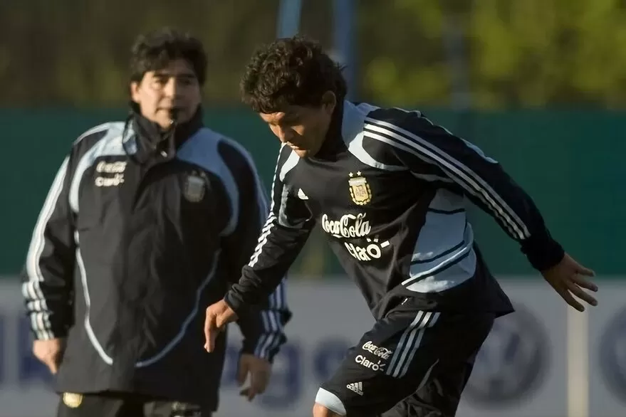 2009. El Pulga y Diego, en la Selección. 