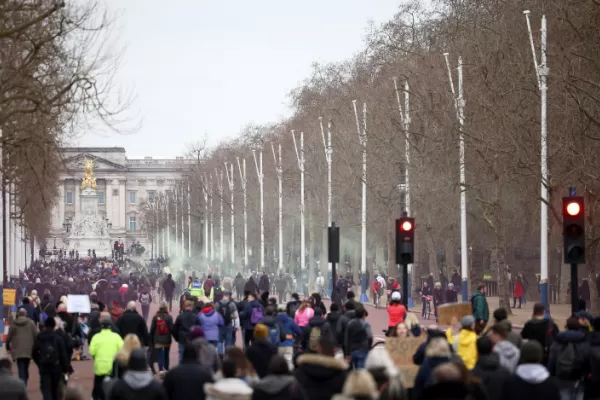 Londres: miles de personas marcharon contra las restricciones por la pandemia