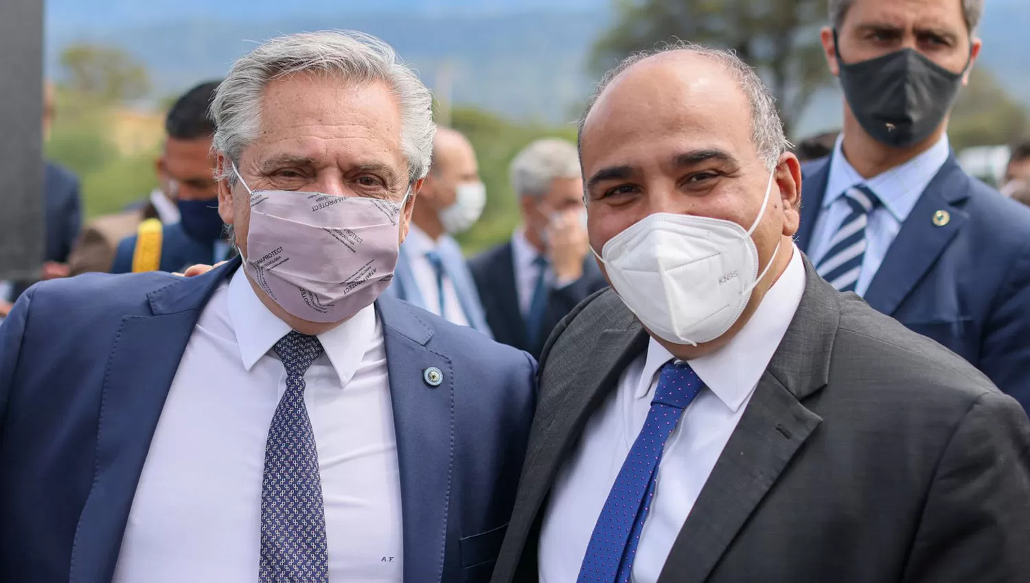 MÁS CERCA. Fernández y Manzur estuvieron esta semana reunidos durante el viaje del presidente a Catamarca,