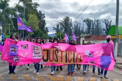 Multitudinaria marcha en Burruyacu tras un caso de abuso sexual en grupo