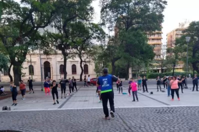 Clases gratuitas de gimnasia en plazas y parques de la ciudad