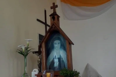 La Madre Maravillas recorre los hogares tucumanos