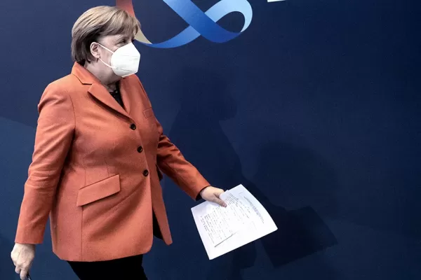 Ángela Merkel quiere imponer más restricciones en Alemania por el elevado contagio