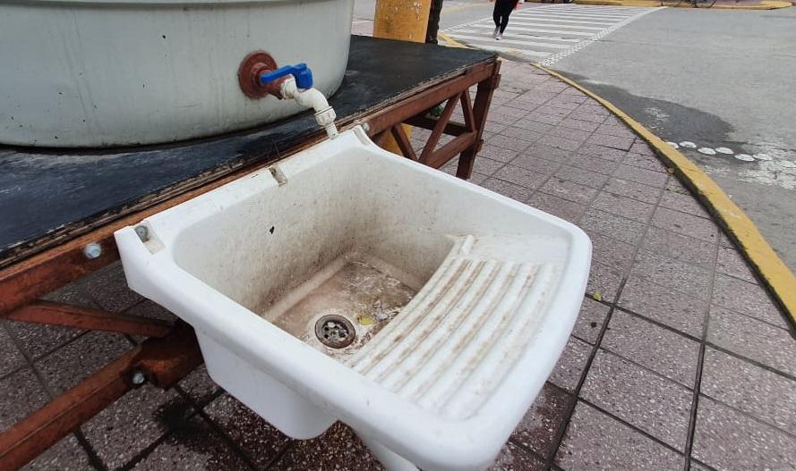 Un curioso método para higienizarse las manos fue motivo de burlas en Aguilares