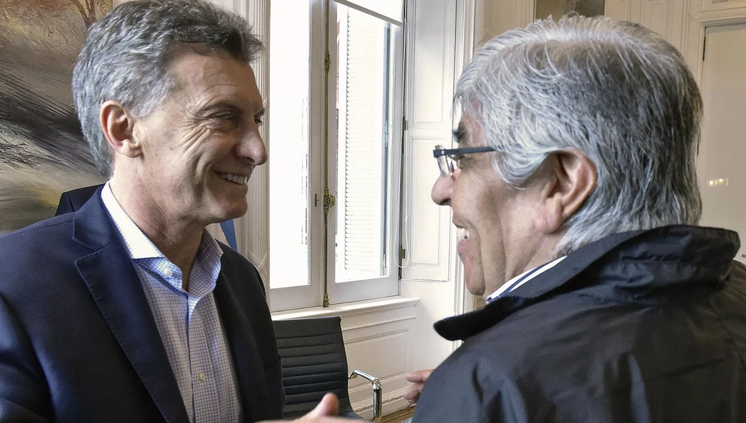 BUENOS TIEMPOS. Macri y Moyano durante un encuentro en Casa Rosada, cuando había buen entendimiento entre el expresidente y el líder de Camioneros.