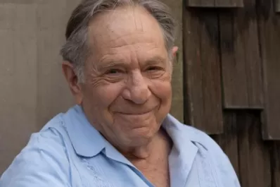 A los 87 años murió el actor George Segal