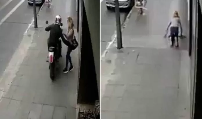 TERRIBLE AGRESIÓN. El ataque del motochorro hizo caer violentamente a la mujer al piso. Falleció al día siguiente por el golpe.  