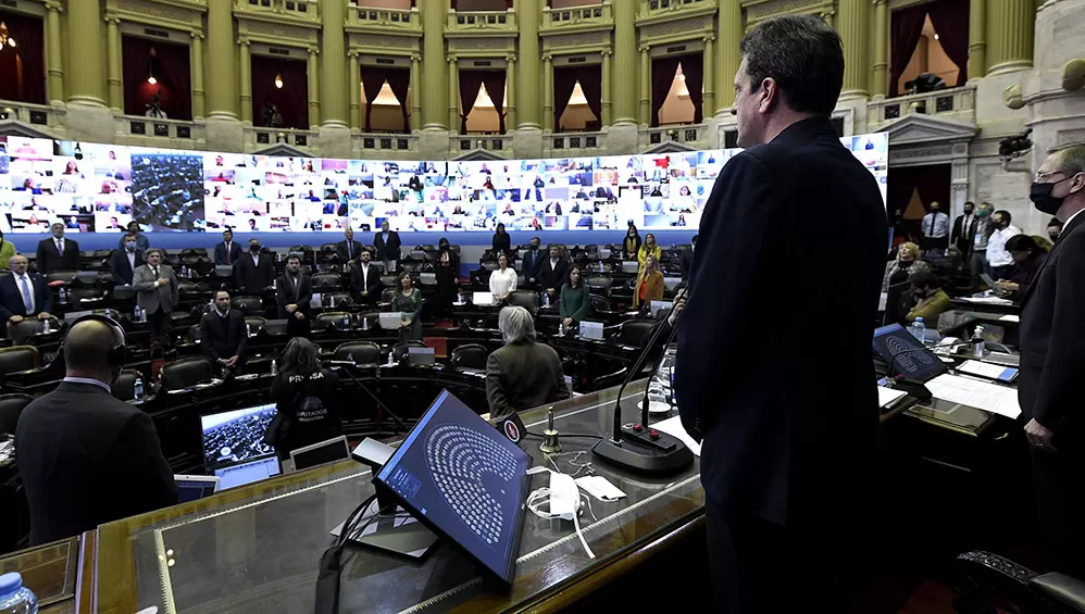 JORNADA COMPLETA. La sesión por los cambios en el impuesto a las Ganancias se extenderá hasta el domingo.