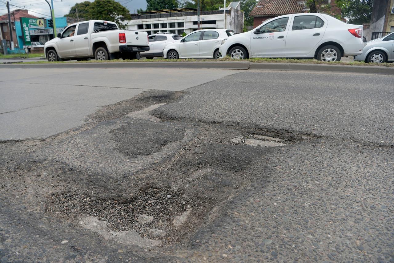 Mate de Luna y América: un bache sorprende a los conductores