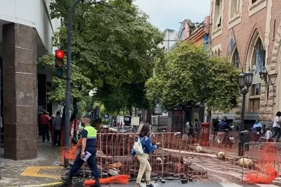 Se interrumpió el tránsito en 25 de Mayo al 200 por las obras de la semipeatonal
