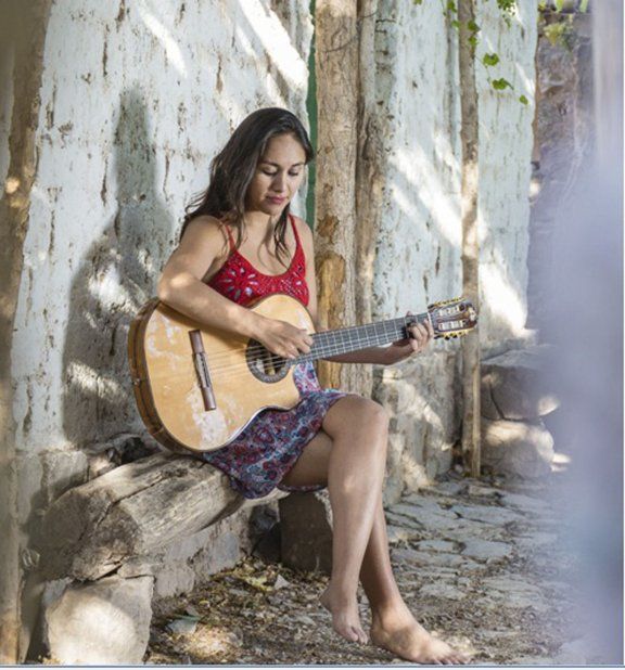 CANTO NORTEÑO. Eugenia Mur aporta la cultura e identidad jujeña. 