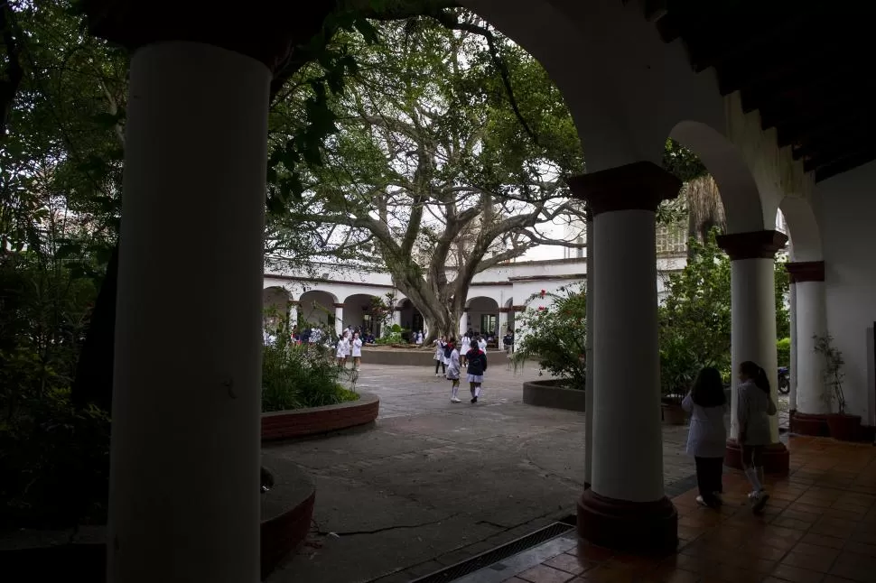 CICLO LECTIVO. Un grupo de padres de alumnos piden que se inicien las clases presenciales en forma cuidada. 