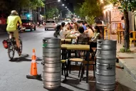 Restringirían las reuniones sociales y cerrarían bares y restaurantes en horario nocturno