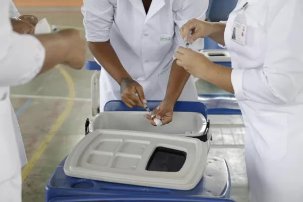 El Gobierno nacional retoma las tratativas para la compra de vacunas Pfizer