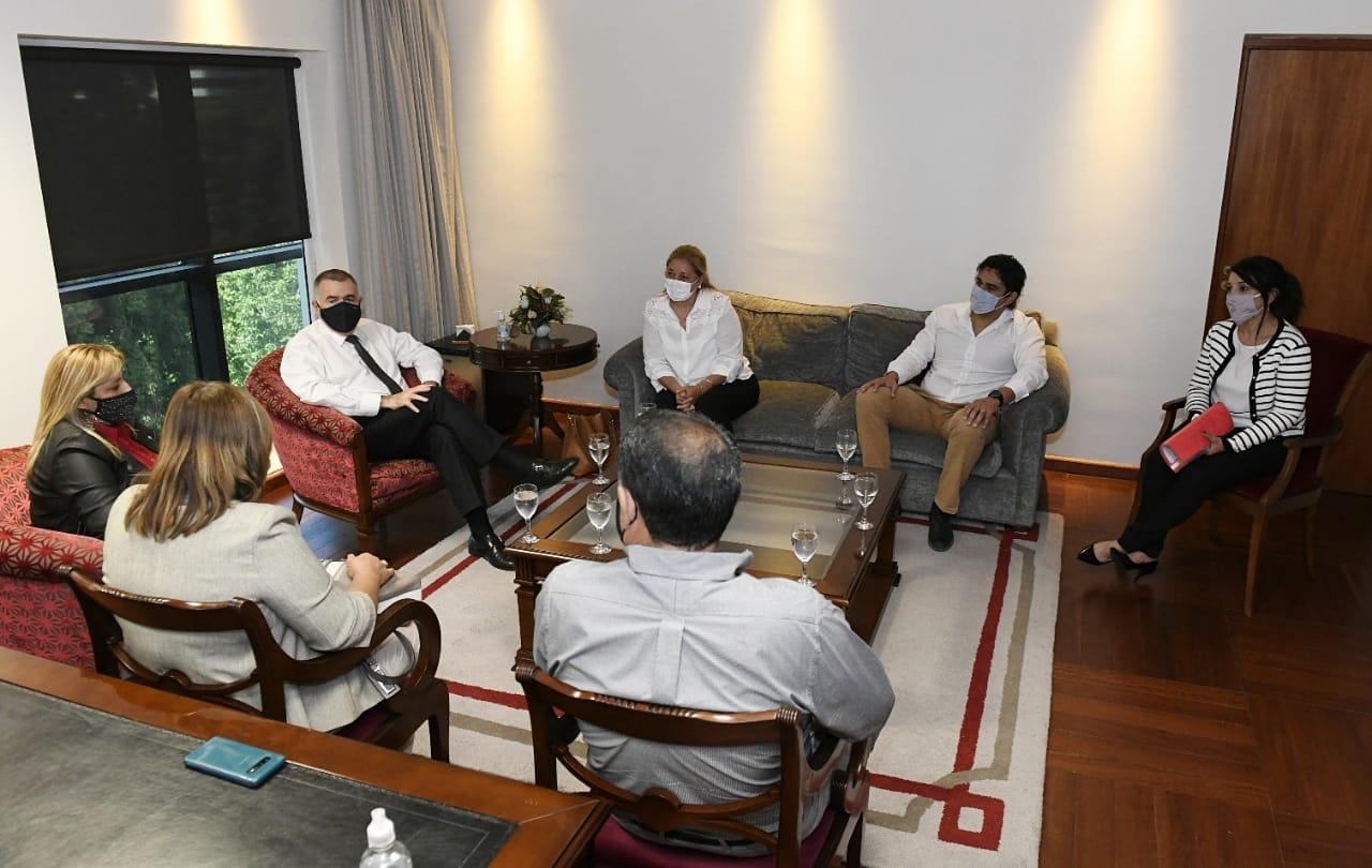 EX LEGISLADORA. Nancy Bulacio (a la derecha de la imagen) en una reunión con Jaldo, esta semana. Foto: Prensa HLT