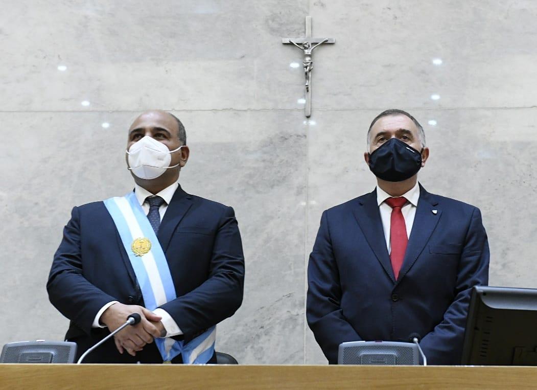 EN LA LEGISLATURA. Manzur, junto a Jaldo, en el reciente discurso de apertura de sesiones ordinarias. Foto: prensa HLT