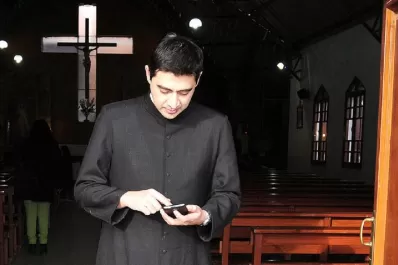 Luis Zazano: La historia detrás del cura influencer que soñaba con casarse y ser doctor