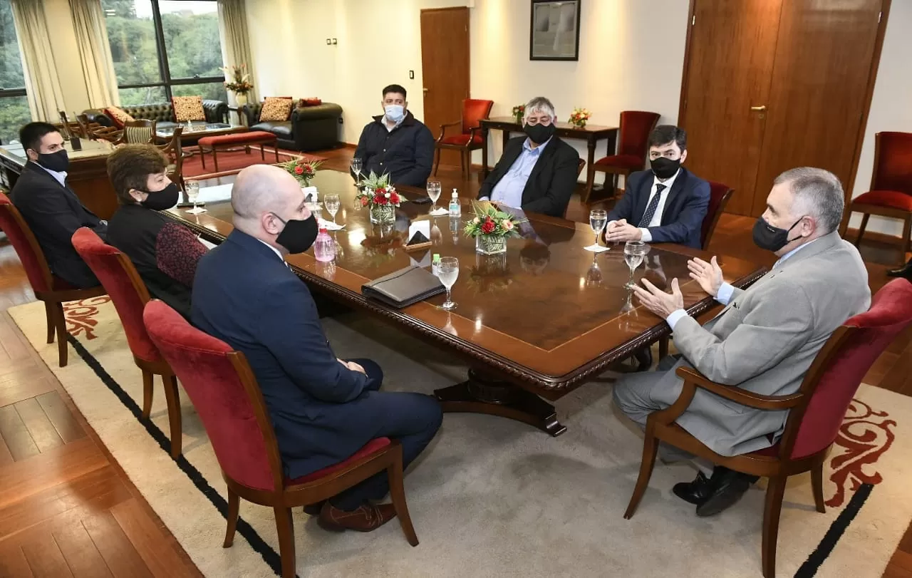 EN REUNIÓN. Jaldo recibió a los concejales de Trancas. Foto: Prensa HLT