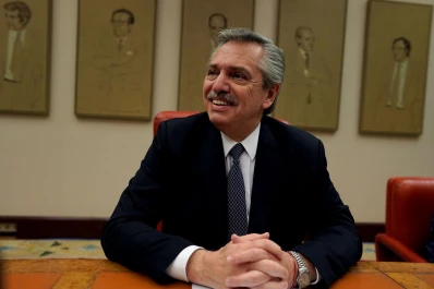 Covid-19: Fernández continúa evolucionado en forma favorable