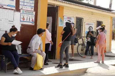 Perú: a dos días de los comicios generales, dos candidatos a presidente contrajeron covid-19