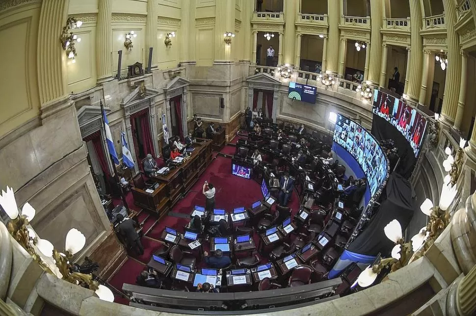 POR MAYORÍA. La propuesta del oficialismo recibió un gran apoyo, incluso de la oposición, sin embargo arreciaron las diferencias políticas. prensa senado