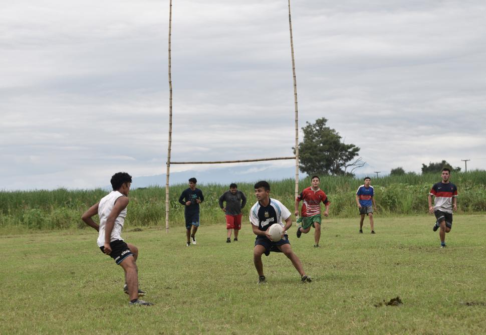 Sembrando rugby entre surcos de caña de Santa Ana
