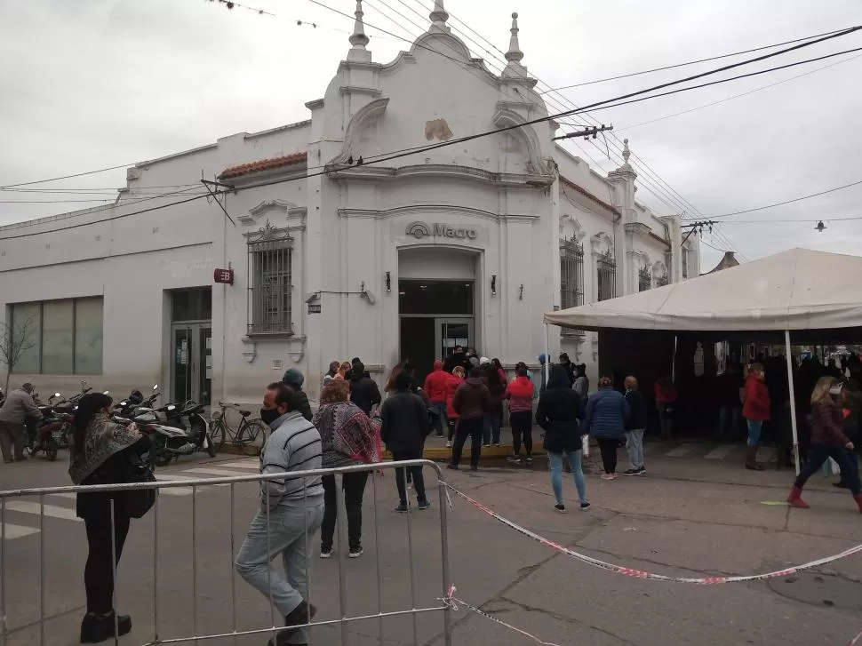 EL LANZAMIENTO. La aplicación podrá ser utilizada por comerciantes y vecinos sin costo alguno porque será financiado por el Estado. 