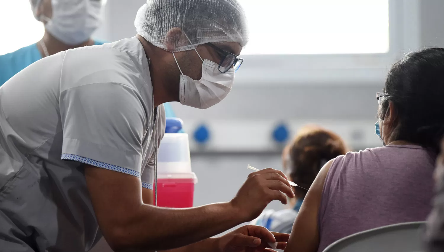 VACUNACIÓN. La campaña de inoculación continúa en diferentes puntos de la provincia.