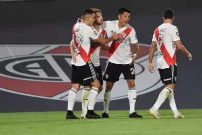 River terminó sufriendo ante Colón, que jugó casi todo el complemento con uno menos